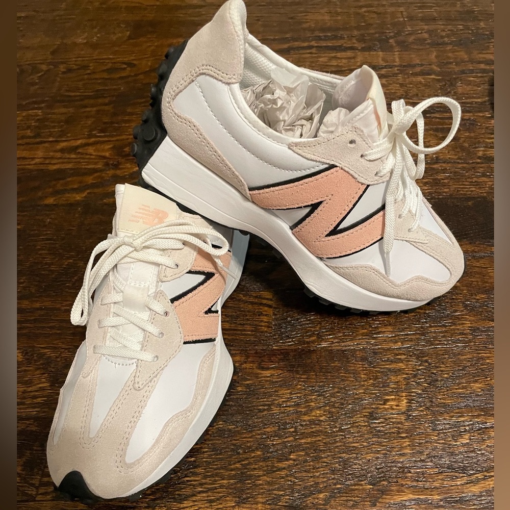 Women’s New Balance 327